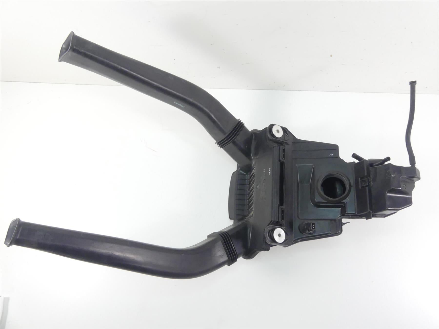2014 BMW K1600 GTL K48 Air Box Filter Cleaner Breather & Tubes Set 13717712315 {{ shop.shopifyCountryName }} - Mototech271
