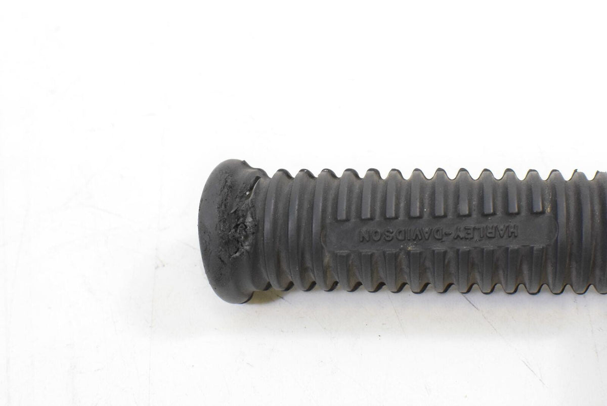 2006 Harley VRSCA V-Rod Rear Passenger Foot Peg Footpeg Set 50995-04BGO {{ shop.shopifyCountryName }} - Mototech271