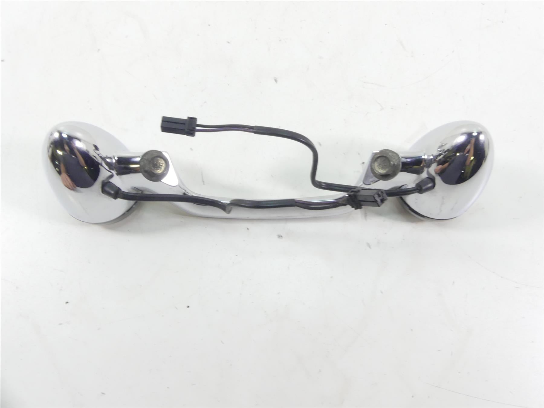 2007 Harley FLHTCU SE CVO Electra Glide Rear Blinker Turn Signal Bar 68997-04 {{ shop.shopifyCountryName }} - Mototech271