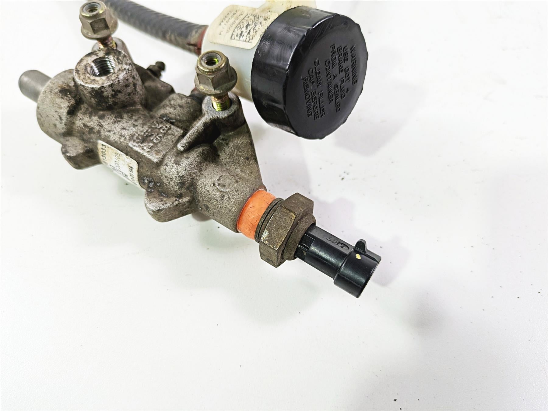 2020 Polaris Sportsman 1000 XP Main Brake Master Cylinder 1913033 {{ shop.shopifyCountryName }} - Mototech271