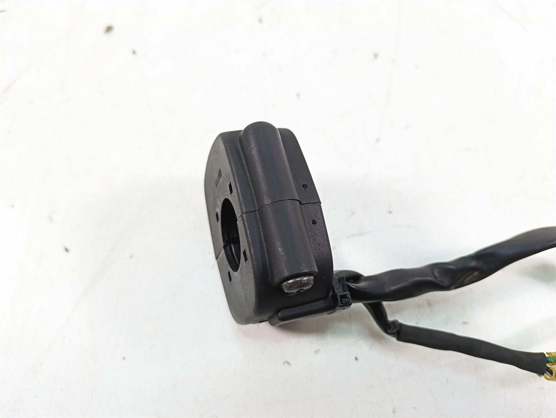 2013 MV Agusta F3 675 ERA Right Hand Start Stop Control Switch 8000B4568 {{ shop.shopifyCountryName }} - Mototech271
