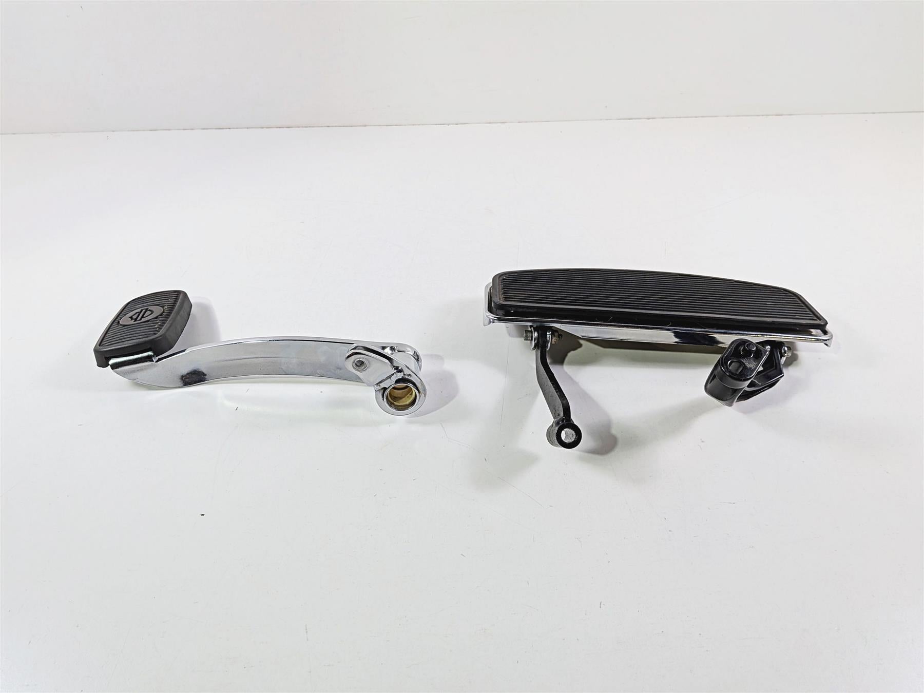 2018 Harley FLHTCU Touring Electra Glide Floor Board & Brake Pedal Set 50621-06A-Mototech271