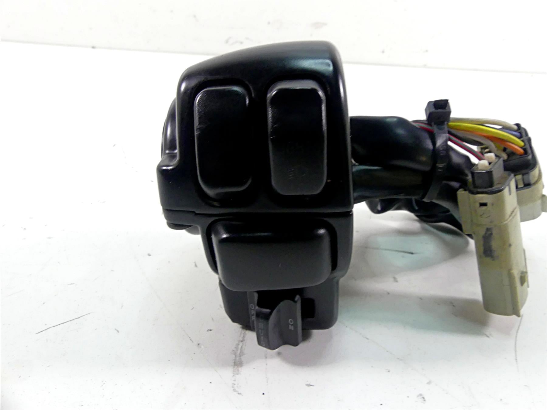 2007 Harley Touring FLHRC Road King Left Hand Cruise Control Switch 71682-06A {{ shop.shopifyCountryName }} - Mototech271
