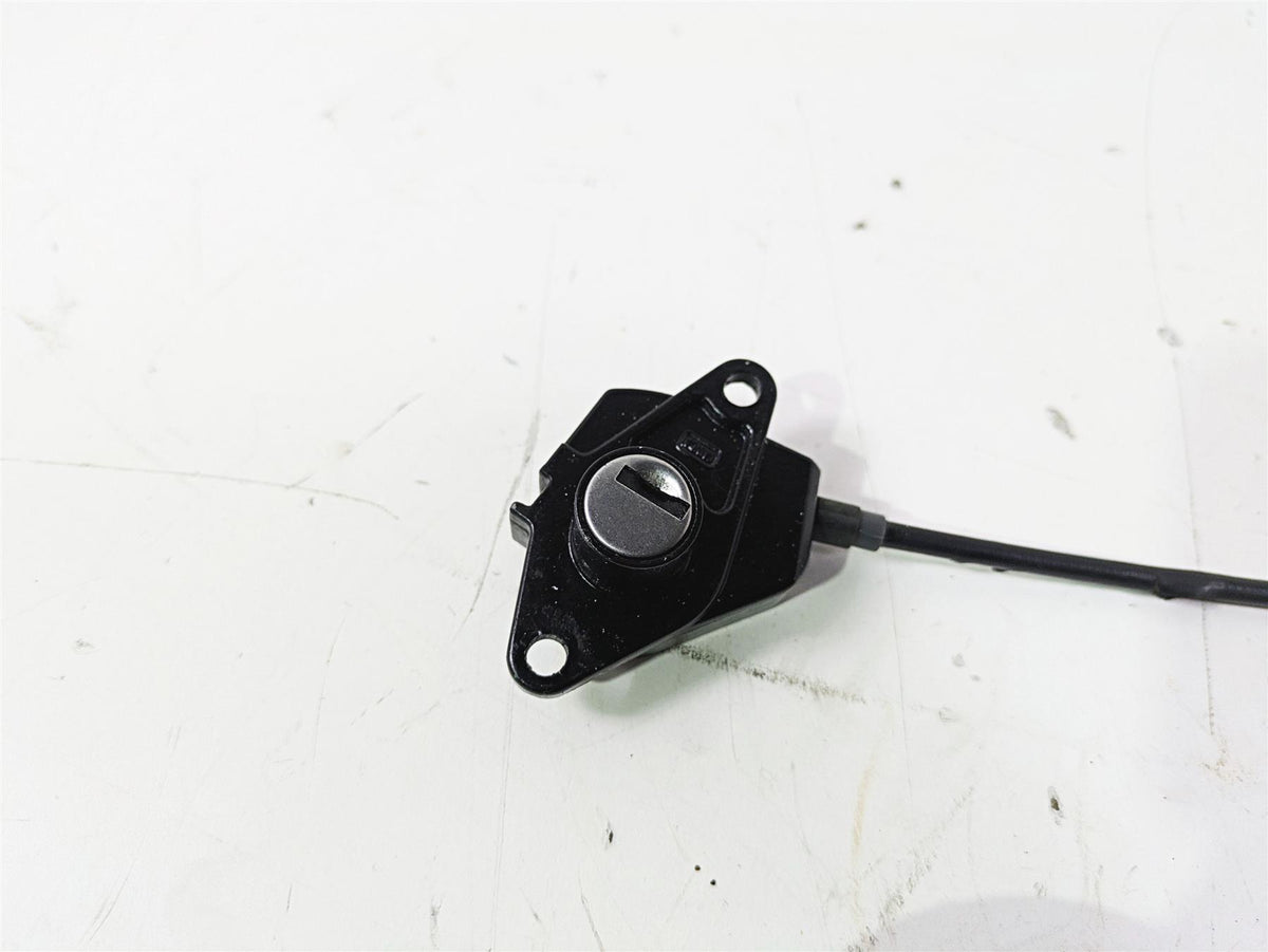 2012 Triumph Daytona 675 Ignition Switch Key Lock Tank Cap Set T2507563 {{ shop.shopifyCountryName }} - Mototech271