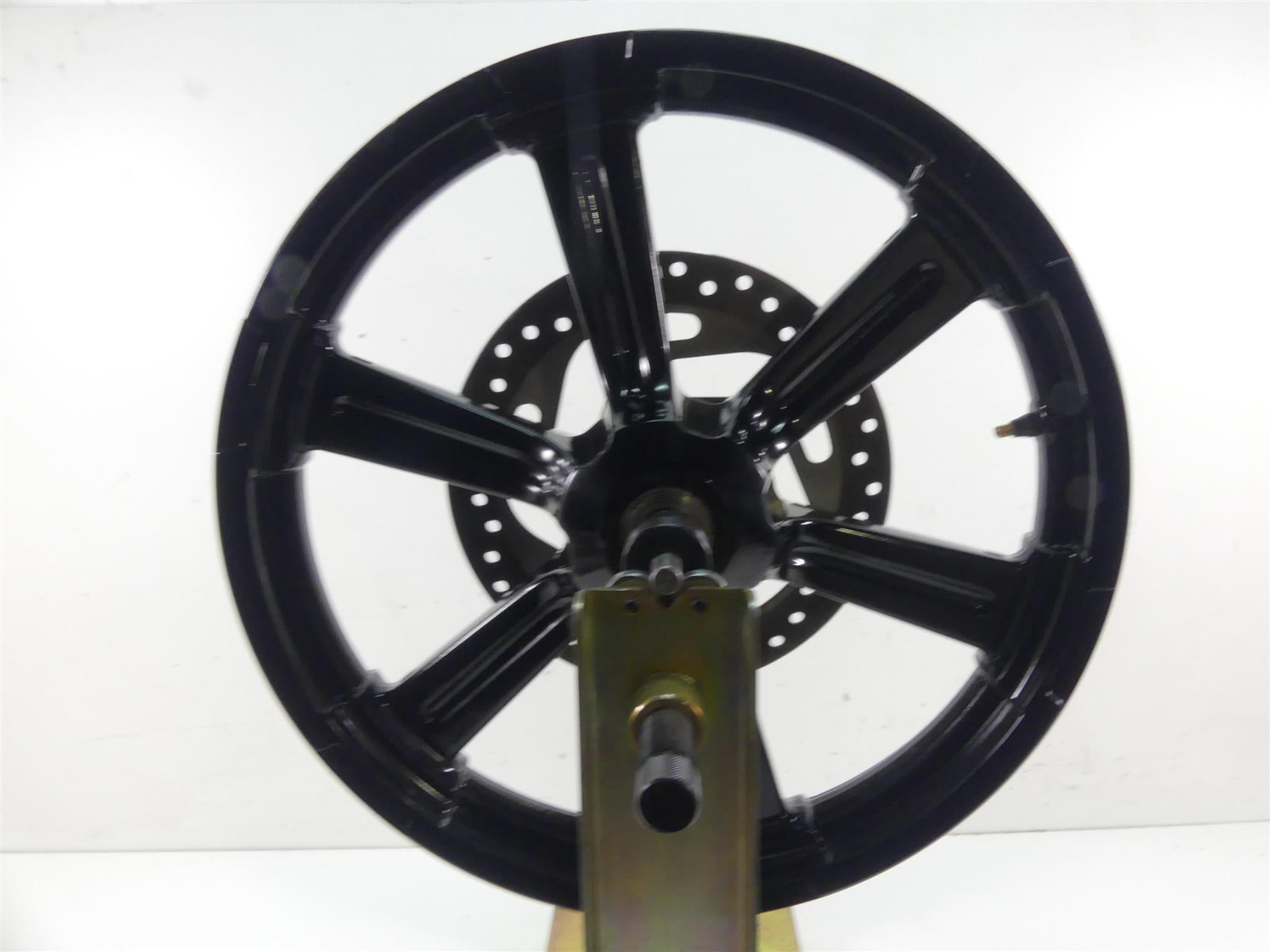 2022 Harley Softail FXBBS Street Bob Straight 19x2.5 Front Wheel Rim 43300943 {{ shop.shopifyCountryName }} - Mototech271