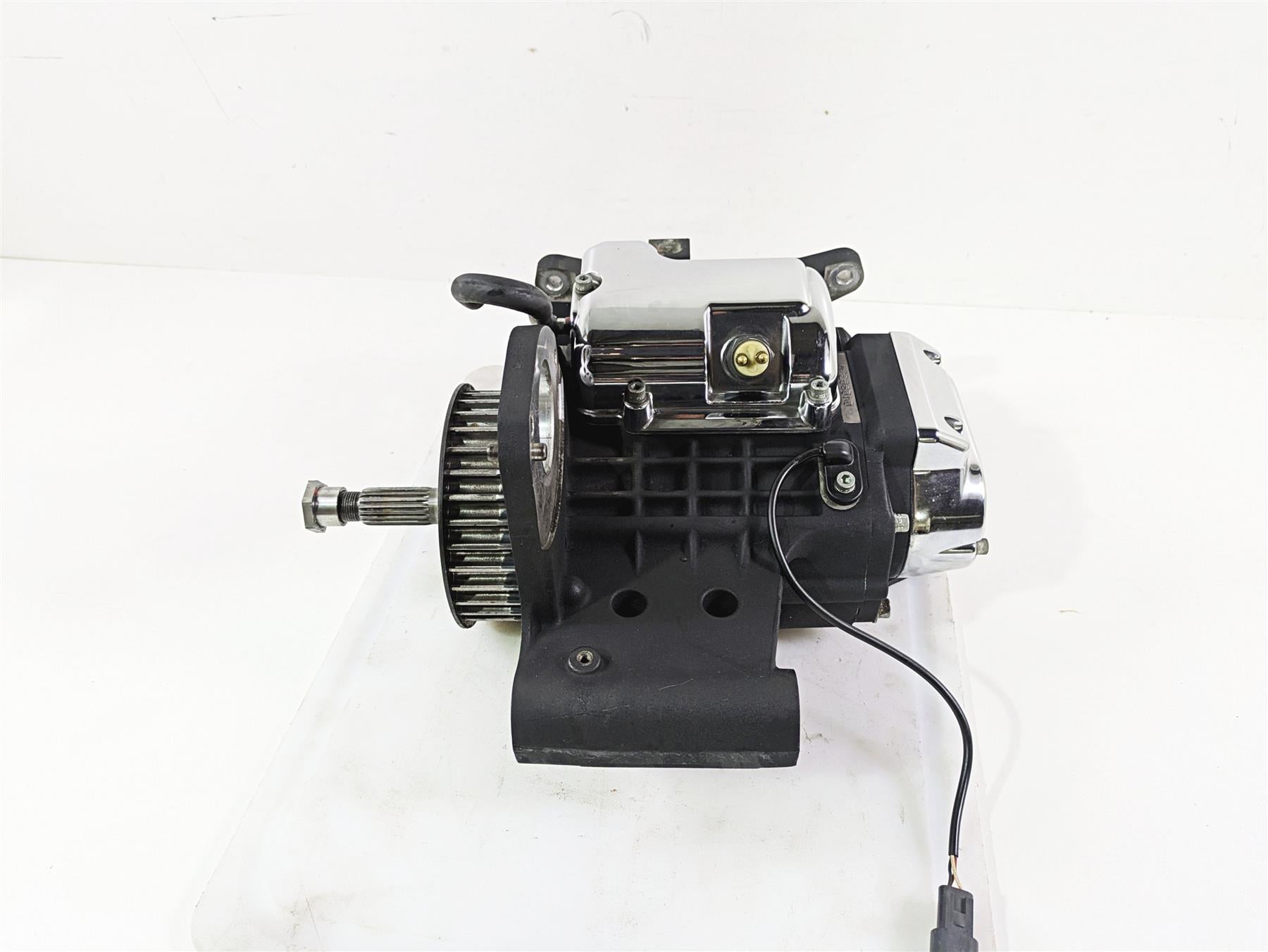 2004 Harley Softail FXSTDI Deuce Transmission Gear Box 5 Speed 33052-04 {{ shop.shopifyCountryName }} - Mototech271