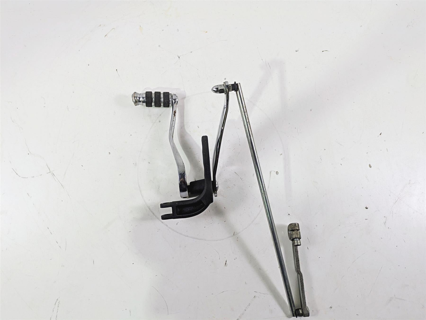 2016 Harley FXDWG Dyna Wide Glide Left Fw Control Footpeg Shifter -Read 33693-03 {{ shop.shopifyCountryName }} - Mototech271
