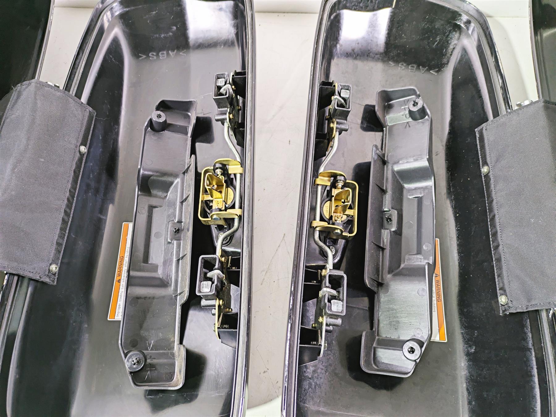 2004 Yamaha XVZ1300 Royal Star Left Right Saddlebag Set 4XY-Y2843-1C-P0 {{ shop.shopifyCountryName }} - Mototech271