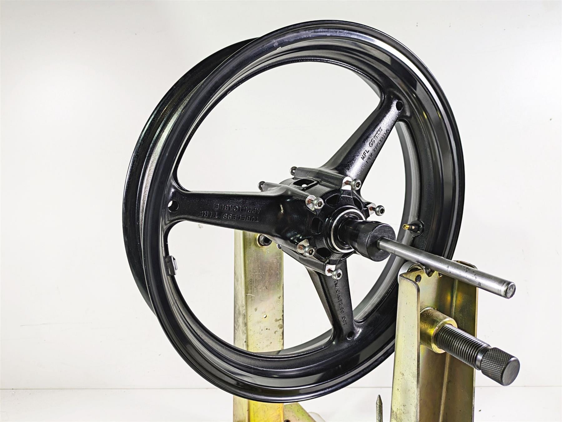2008 Honda CBR1000RR SC59 17x3.5 Front Wheel Rim - Dent 44650-MFL-000ZA {{ shop.shopifyCountryName }} - Mototech271