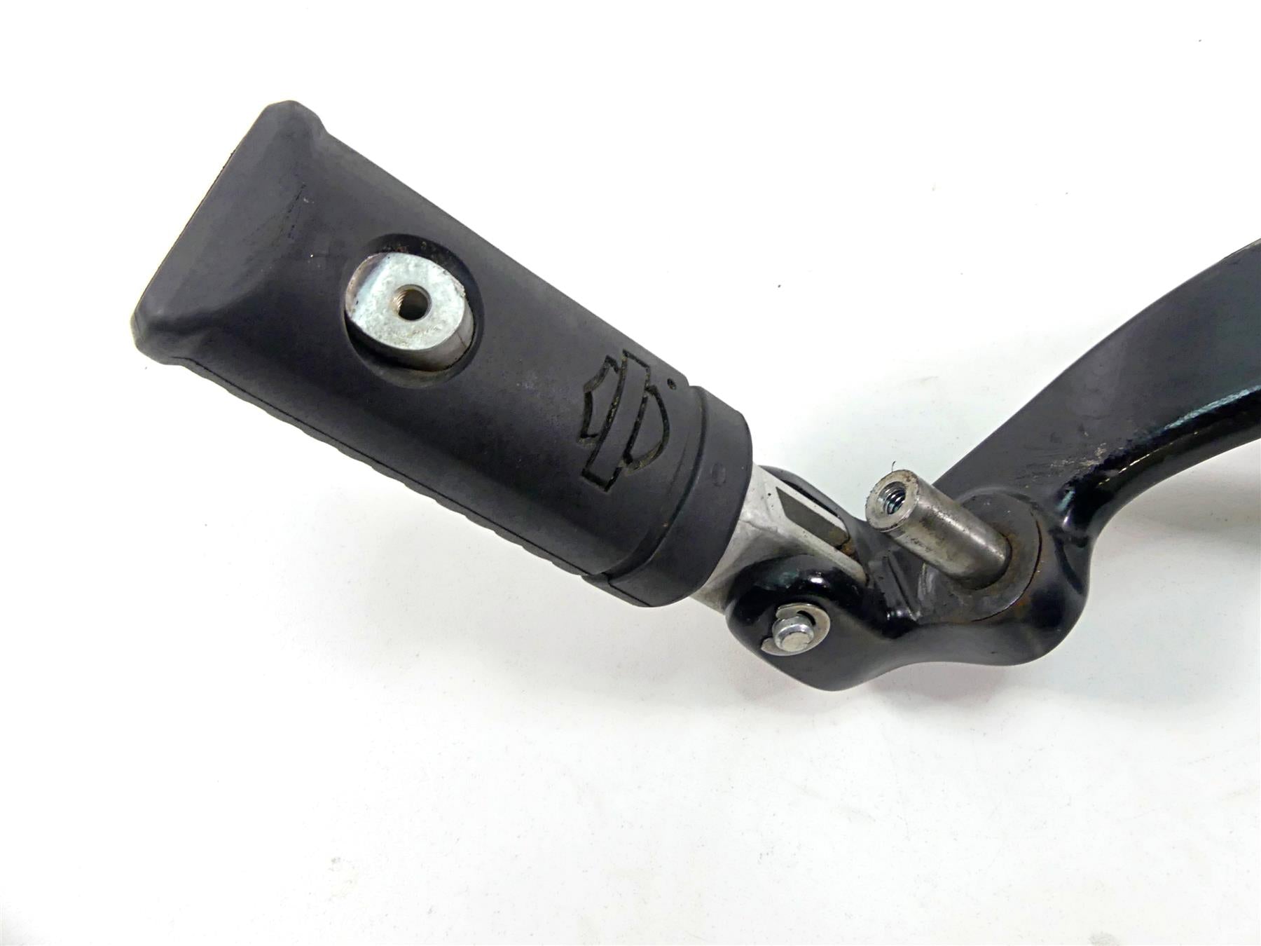 2020 Harley Softail FXST Standard Right Footpeg Foot Peg & Mount 50500601 {{ shop.shopifyCountryName }} - Mototech271