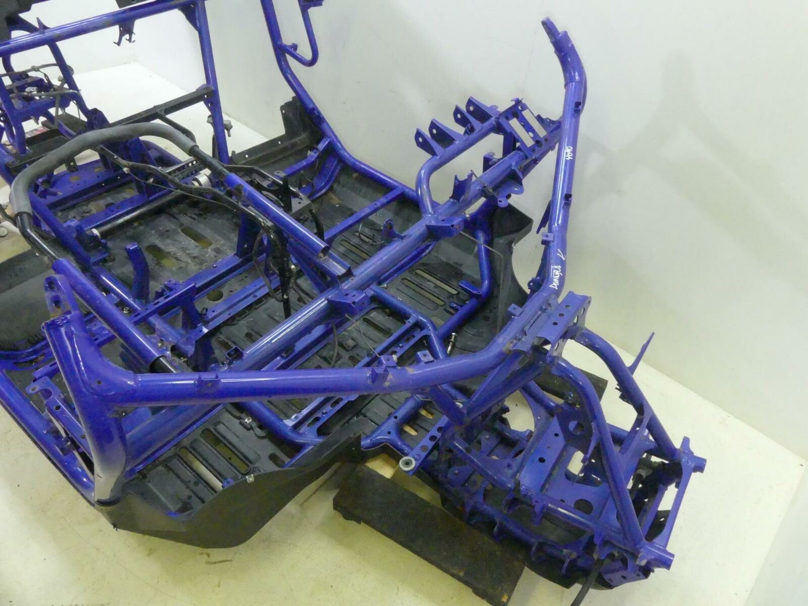 2017 Yamaha YXZ1000R EPS SS Bent Main Frame Slvg + Doors & Bed 2HC-F1110-21-00 {{ shop.shopifyCountryName }} - Mototech271