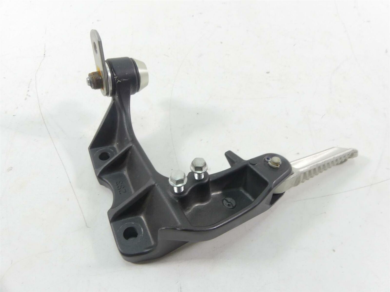 2020 Yamaha VMX17 1700 Left Passenger Footpeg Foot Peg + Mount 2S3-27430-00-00 {{ shop.shopifyCountryName }} - Mototech271