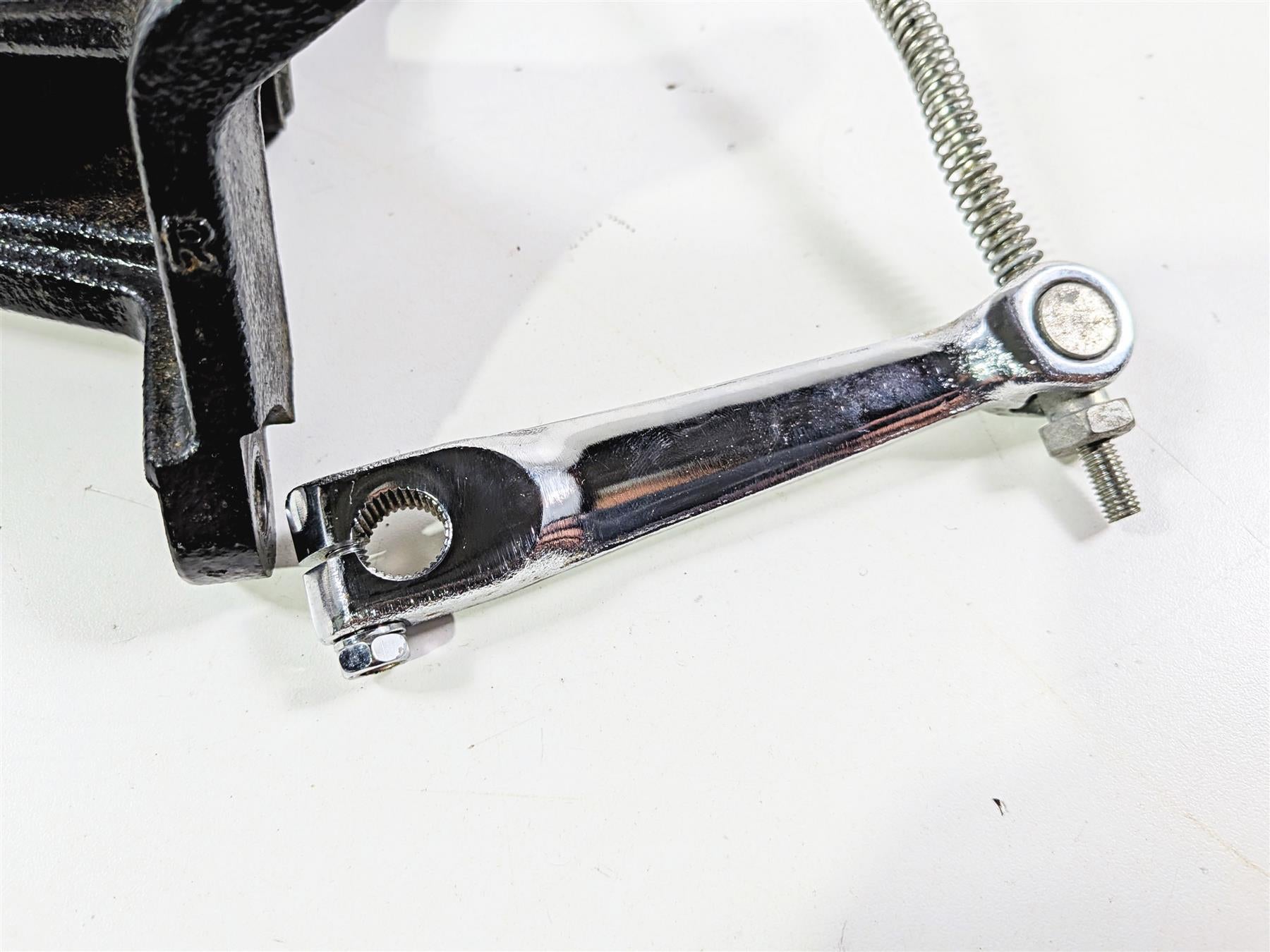 2005 Suzuki VZ800 M50 Boulevard Right Footpeg + Brake Links Set 43511-41F00 {{ shop.shopifyCountryName }} - Mototech271