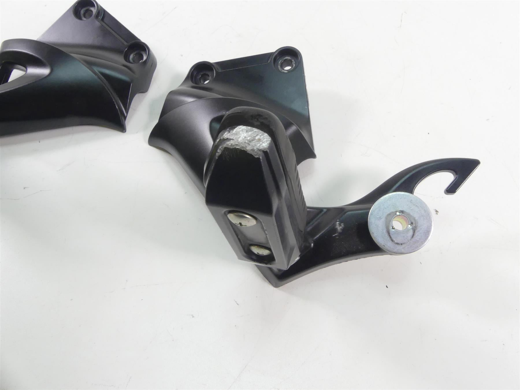 2020 Suzuki GSX1300 R Hayabusa Rear Passenger Footpeg Set 43600-15H20 {{ shop.shopifyCountryName }} - Mototech271
