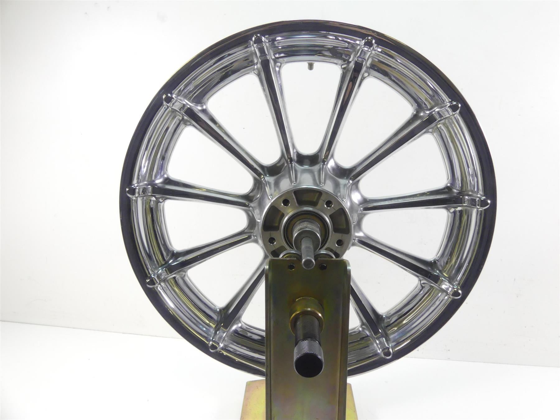 2009 Harley FLHTCU SE4 CVO E-Glide Straight Chrome 17x3 Front Wheel Rim 42171-09 {{ shop.shopifyCountryName }} - Mototech271
