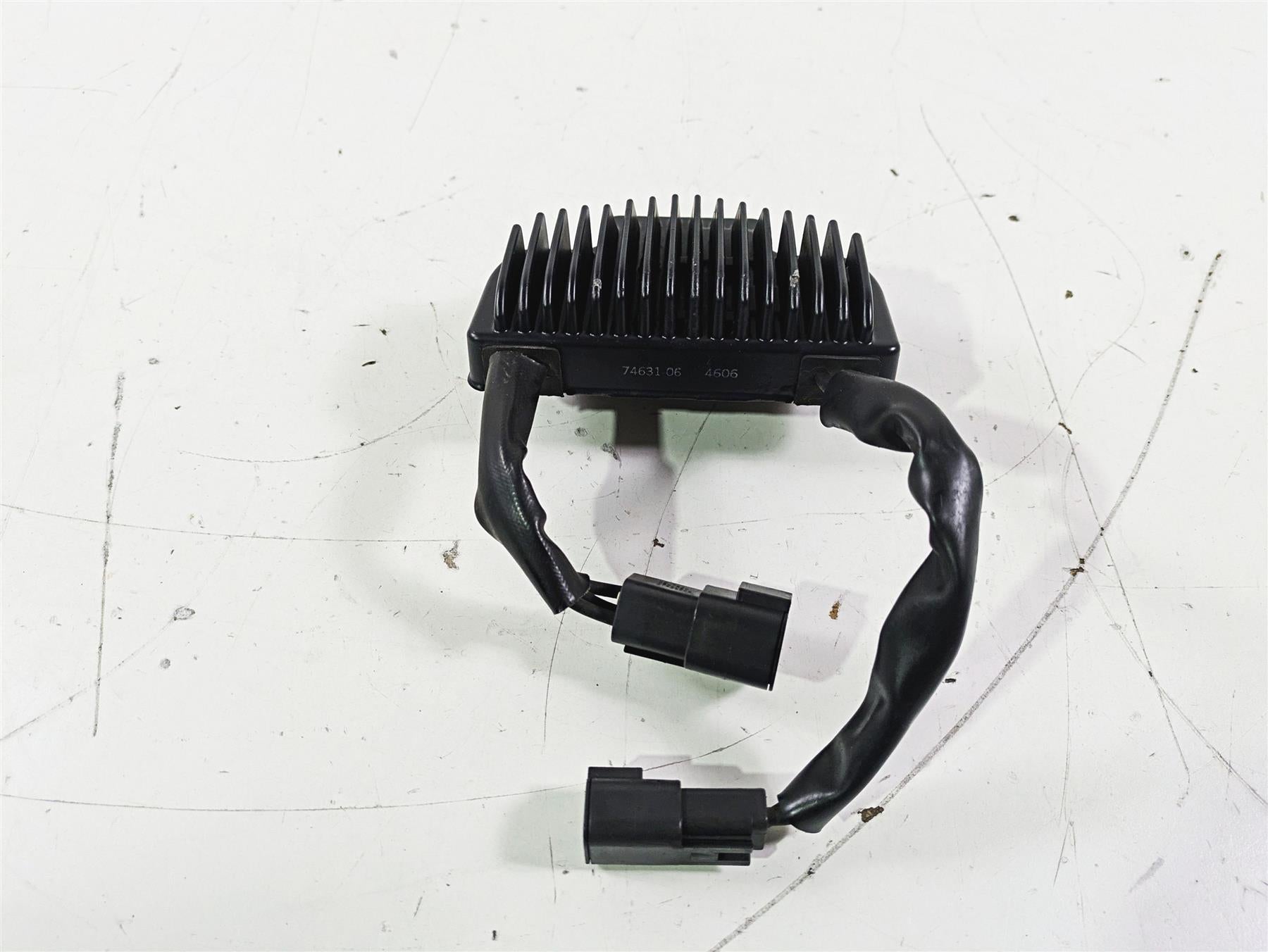 2007 Harley FXDWG Dyna Wide Glide Rectifier Voltage Regulator 74631-06 {{ shop.shopifyCountryName }} - Mototech271