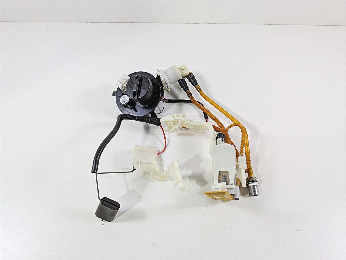2011 Harley Touring FLHTCU CVO Electra Glide Fuel Gas Petrol Pump 75069-08C-Mototech271
