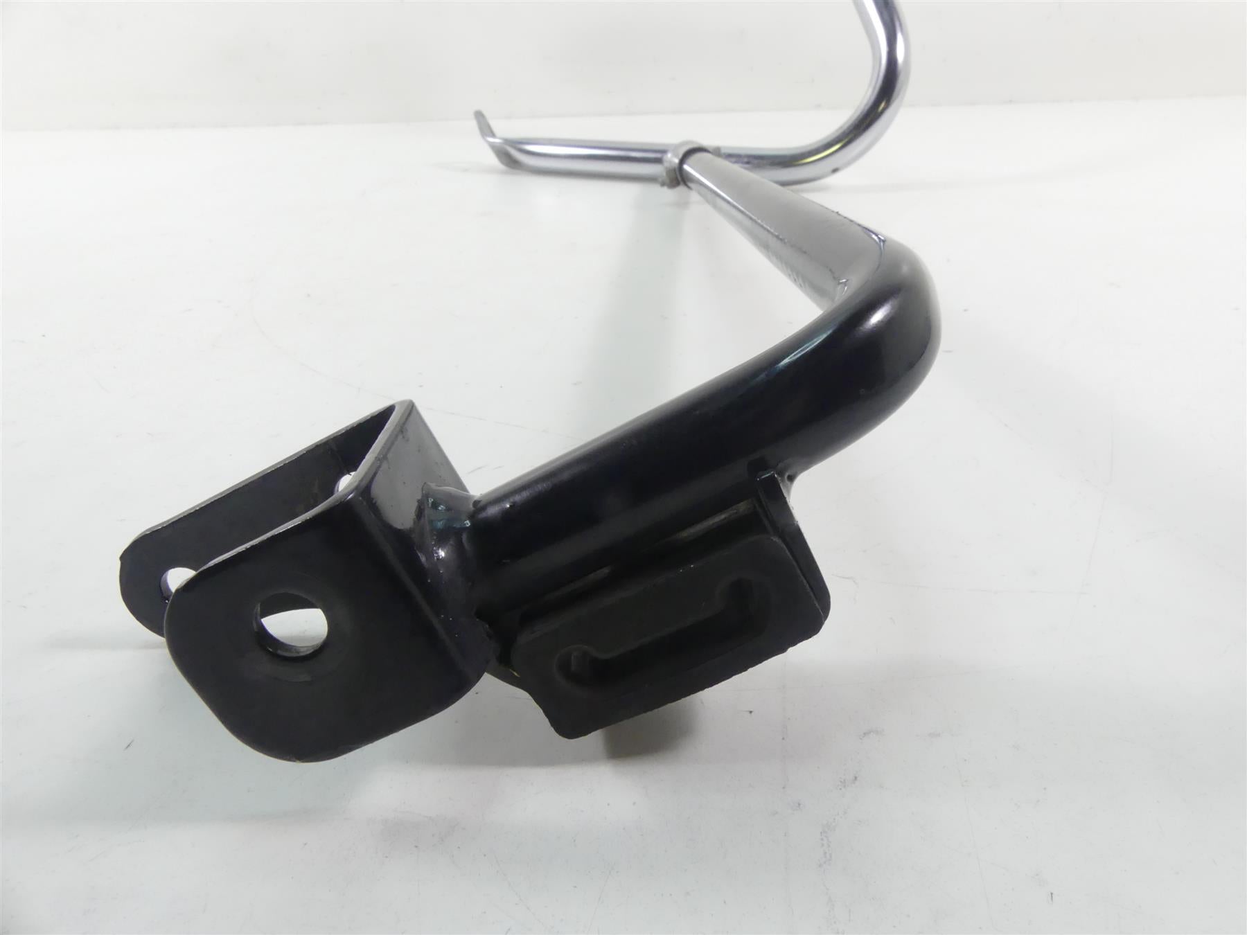 2014 Harley Touring FLHXS Street Glide Sp Right Saddlebag Mount Guard 90200507 {{ shop.shopifyCountryName }} - Mototech271