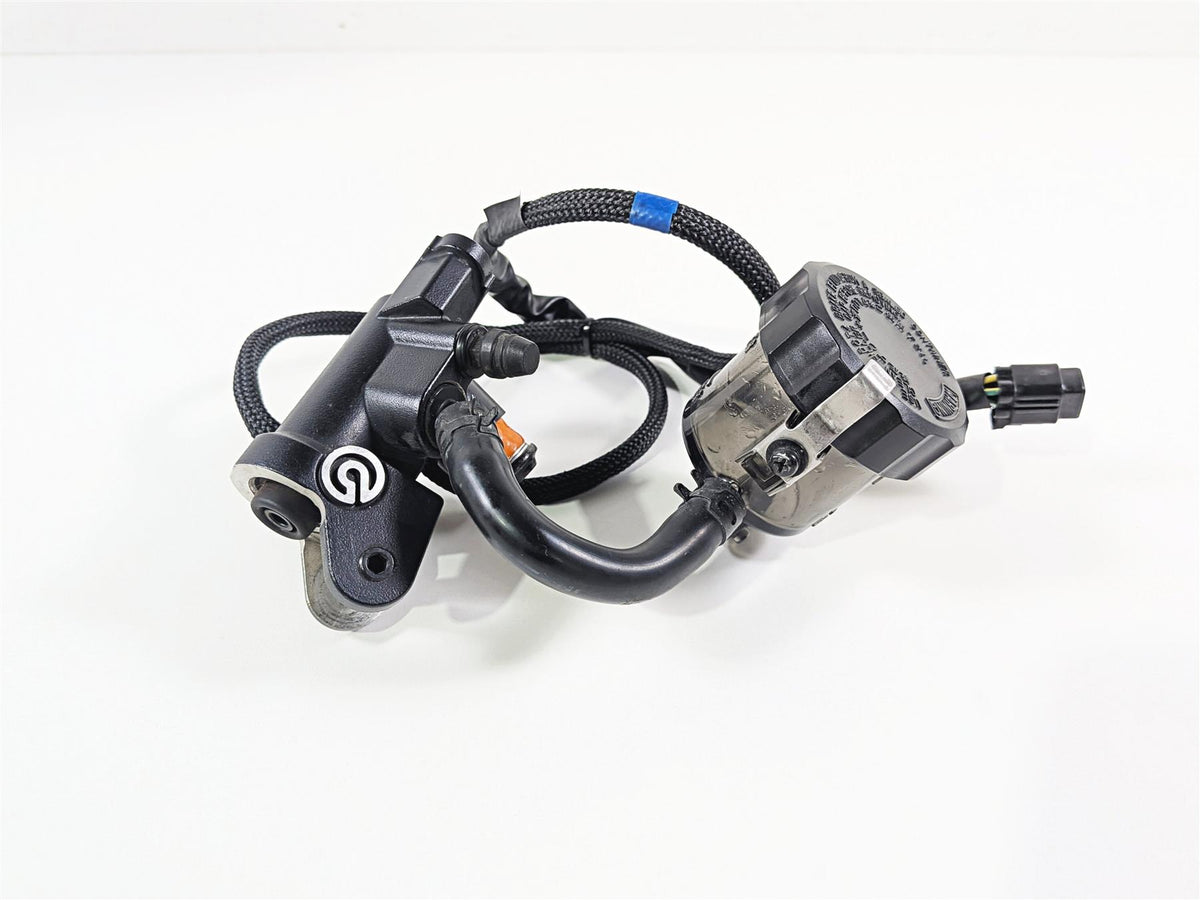 2023 Yamaha MT10 MTN1000 Front Radial Brake Pump Brembo B5Y-2583T-01-00 {{ shop.shopifyCountryName }} - Mototech271