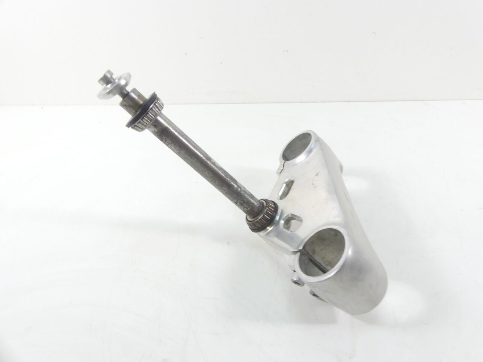 2015 Harley VRSCF Muscle V-Rod Lower Triple Tree Steering Yoke -Read 46892-09B {{ shop.shopifyCountryName }} - Mototech271