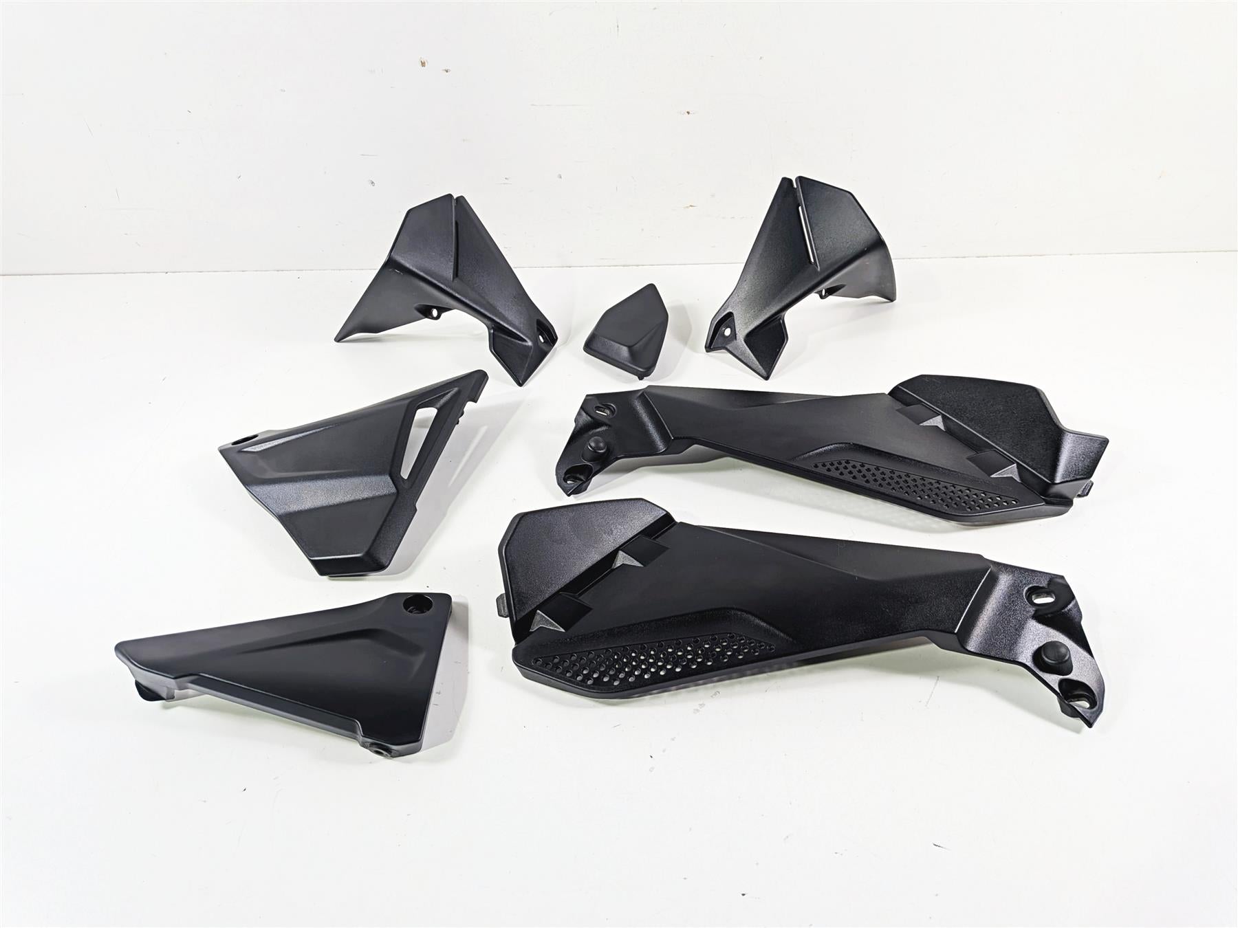2016 BMW R1200 GS K50 Plastic Cover Infill Fairing Set 46638528675 46638528676 {{ shop.shopifyCountryName }} - Mototech271