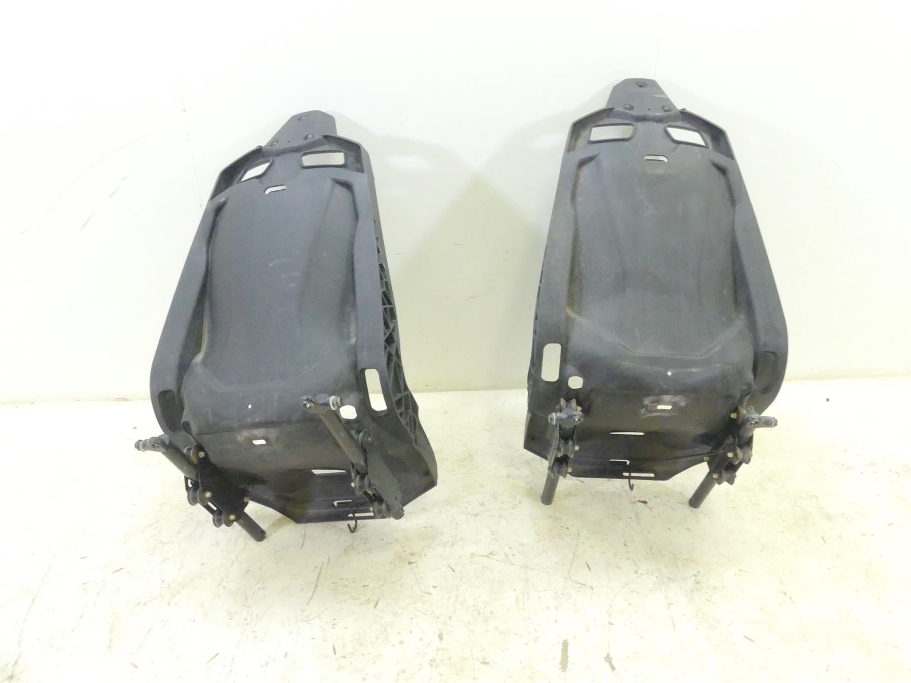 2017 Can Am Maverick X3 XDS Turbo R Driver Passenger Seat Frames Set 708002065 {{ shop.shopifyCountryName }} - Mototech271