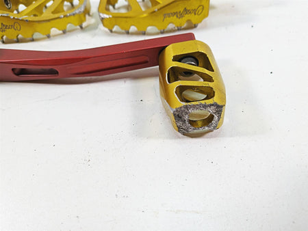 2009 Harley FXDC Dyna Super Glide Custom Crossthread Gold Footpegs DP-001-UP-008 {{ shop.shopifyCountryName }} - Mototech271