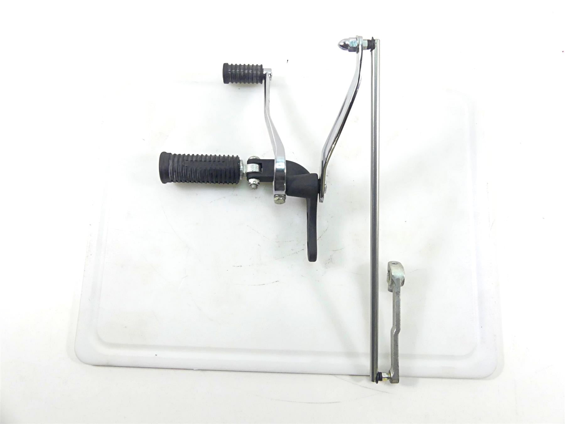 2010 Harley FXDF Dyna Fat Bob Front Left Oem Forward Footpeg & Shifter 33693-03 {{ shop.shopifyCountryName }} - Mototech271