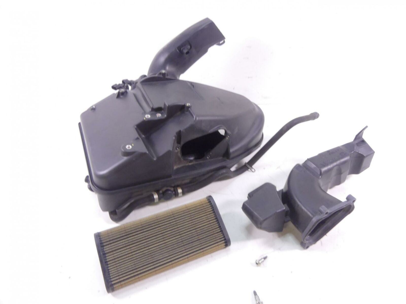 2015 Ducati Diavel Dark Air Box Cleaner Breather Filter & Ram Tubes 44213031A {{ shop.shopifyCountryName }} - Mototech271