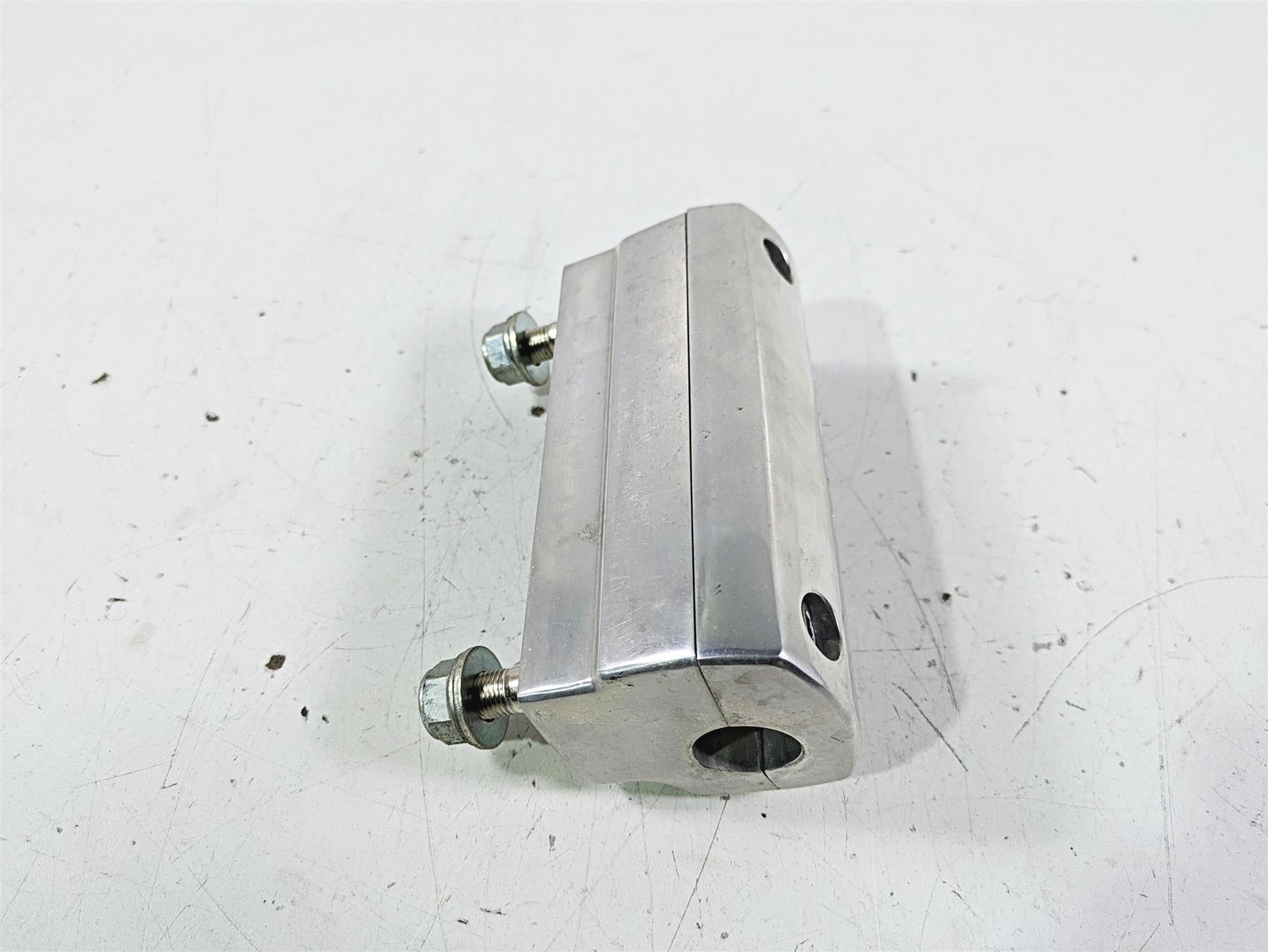 2002 Honda VTX1800 Retro Handlebar Riser Holder Set 53231-MCV-000 53131-MCV-000 {{ shop.shopifyCountryName }} - Mototech271