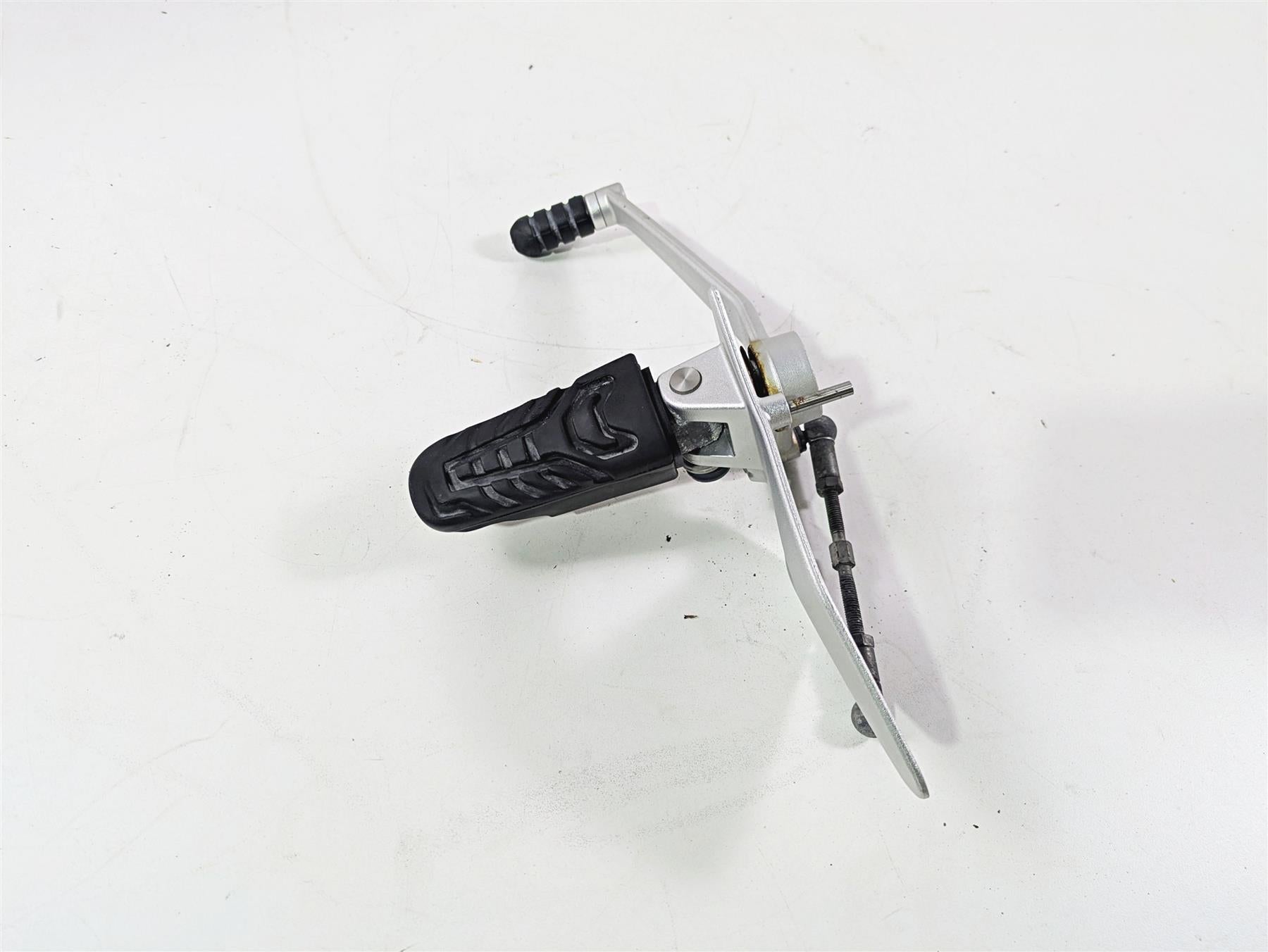 2016 BMW R1200RT K52 Front Left Foot Peg + Shifter -Read 46718535641 46718560383 {{ shop.shopifyCountryName }} - Mototech271