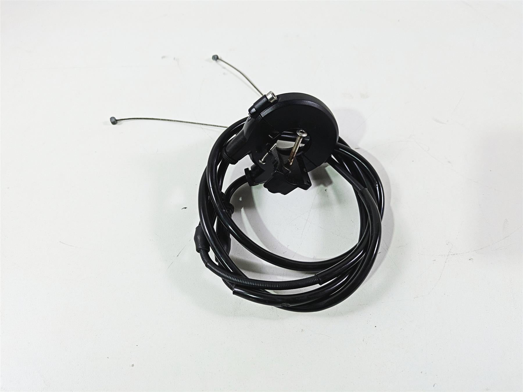 2014 BMW K1300S K40 Throttle Cable Control Set 32737713443 32737713444 {{ shop.shopifyCountryName }} - Mototech271