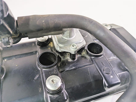 2020 Kawasaki Z900 ZR900 Cylinder Head Top Valve Cover 14093-0521 {{ shop.shopifyCountryName }} - Mototech271