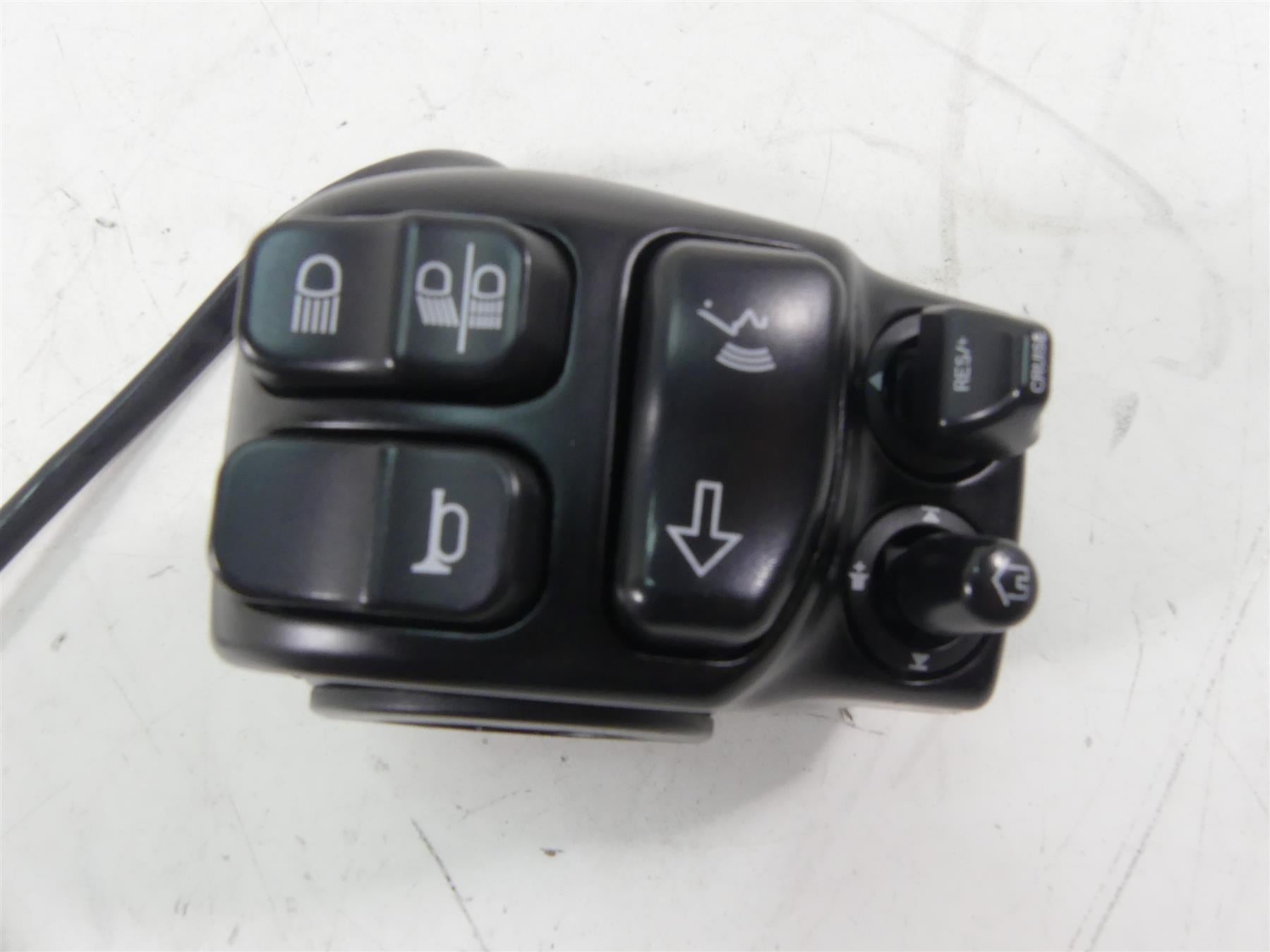 2014 Harley Touring FLHX Street Glide Nice Left Hand Control Switch 71500128 {{ shop.shopifyCountryName }} - Mototech271