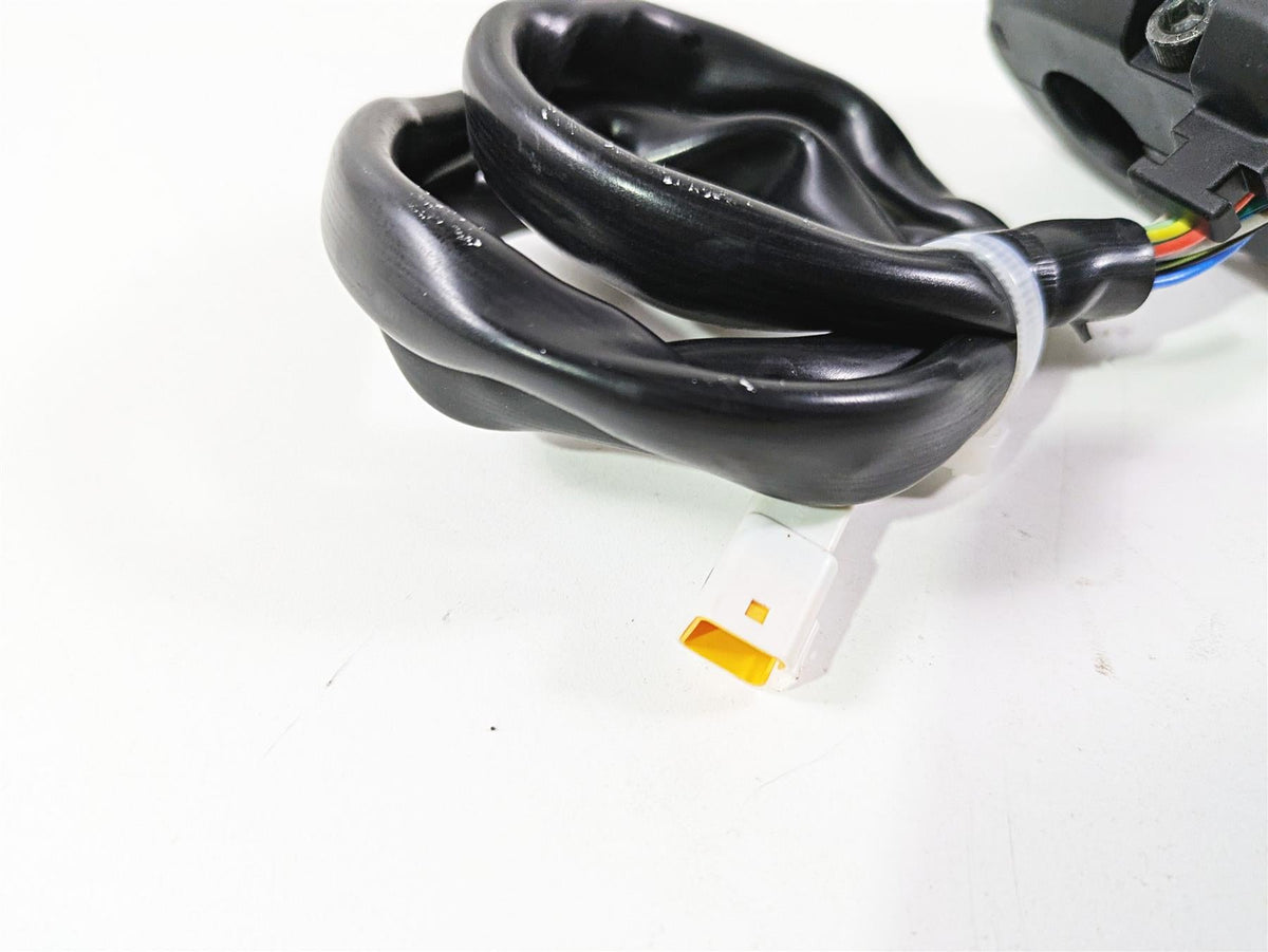 2019 Ducati Supersport 939 S Left Hand Turn Signal Control Switch 65110241C {{ shop.shopifyCountryName }} - Mototech271