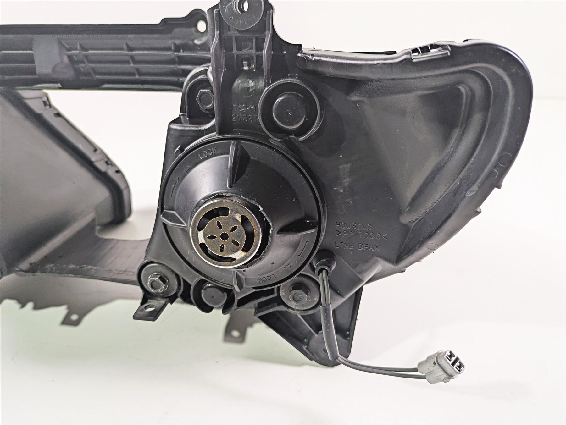 2016 Kawasaki ZX10R Ninja Headlight Head Light Lamp Lens - Read 23007-0203 {{ shop.shopifyCountryName }} - Mototech271