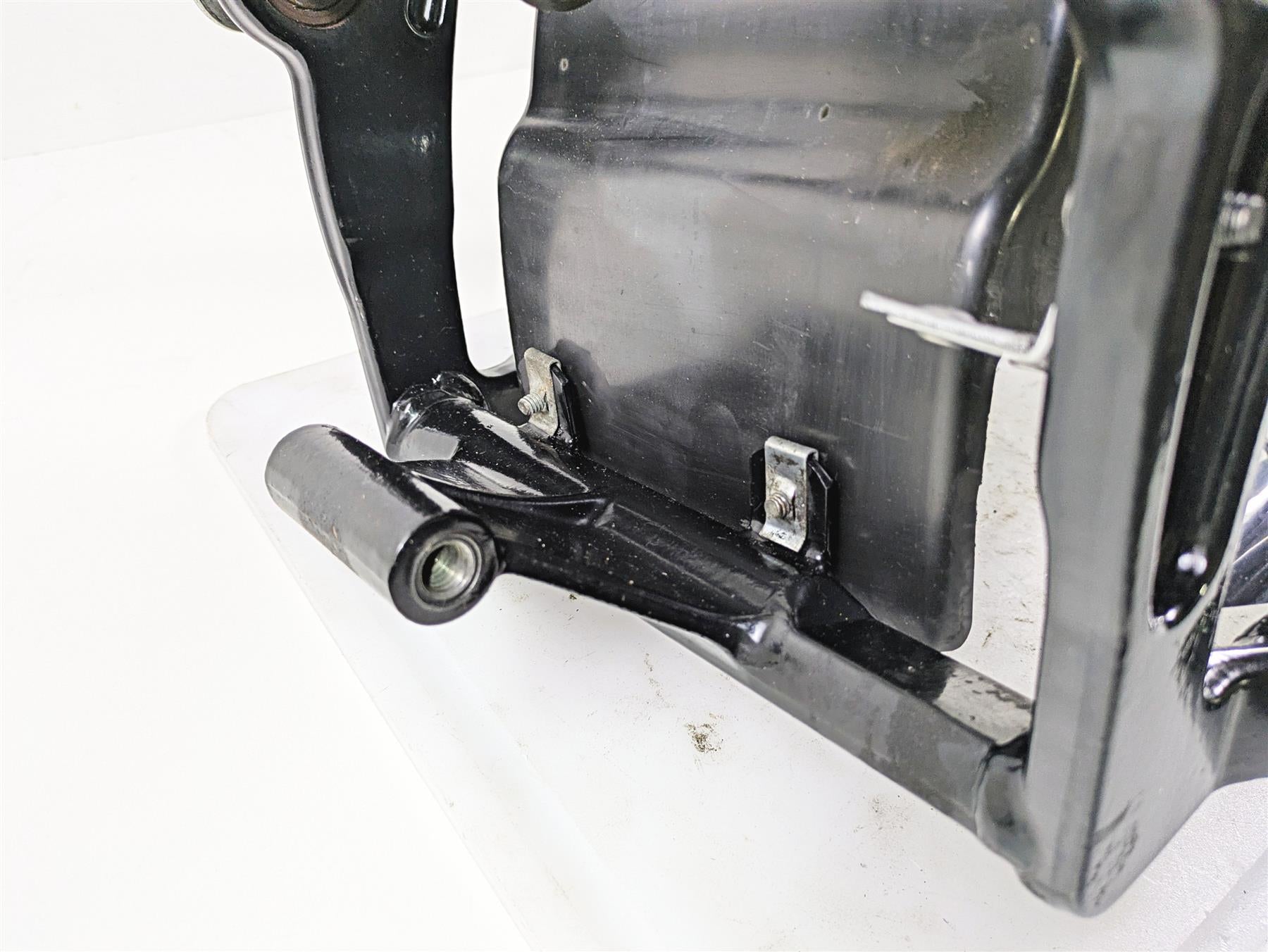 2004 Harley Softail FXSTDI Deuce Rear Swingarm Swing Arm & Covers 47573-00A {{ shop.shopifyCountryName }} - Mototech271