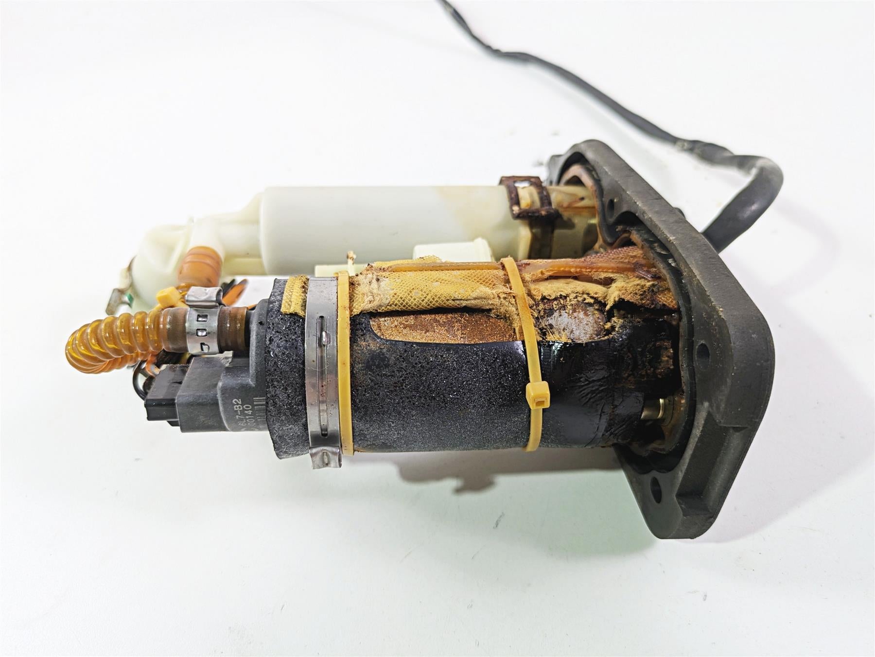 2007 Harley Sportster XL1200 C Fuel Gas Petrol Pump - For Parts 75268-07A {{ shop.shopifyCountryName }} - Mototech271