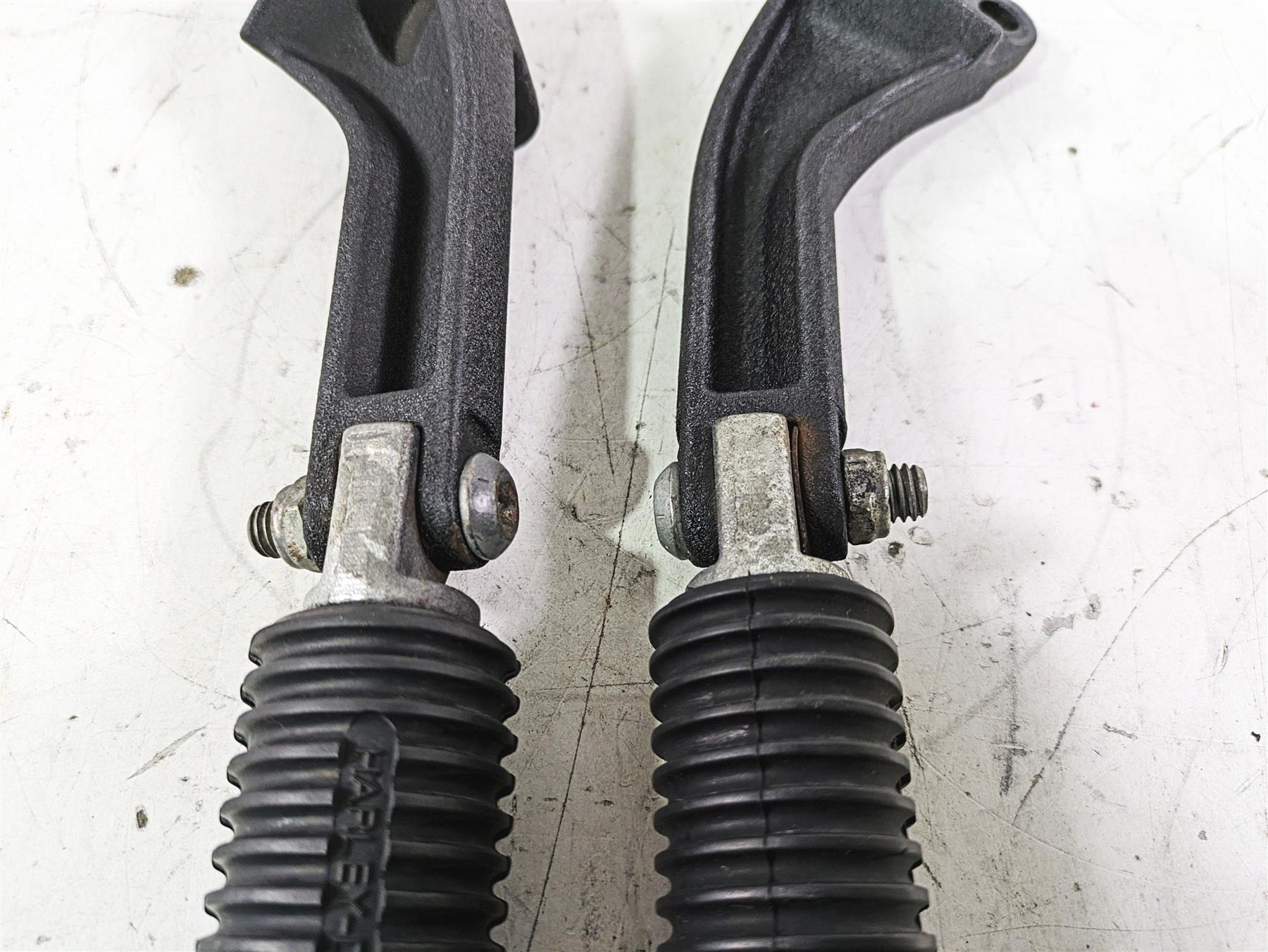 2013 Harley FXDWG Dyna Wide Glide Rear Passenger Footpeg Set 49230-06 49224-06A {{ shop.shopifyCountryName }} - Mototech271
