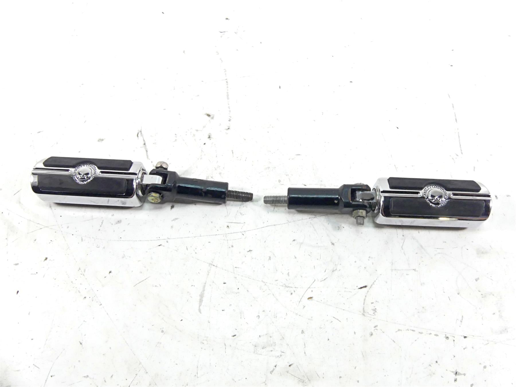 2011 Harley Softail FLSTF Fat Boy Passenger Footpeg Foot Peg Willi G 50943-05A {{ shop.shopifyCountryName }} - Mototech271