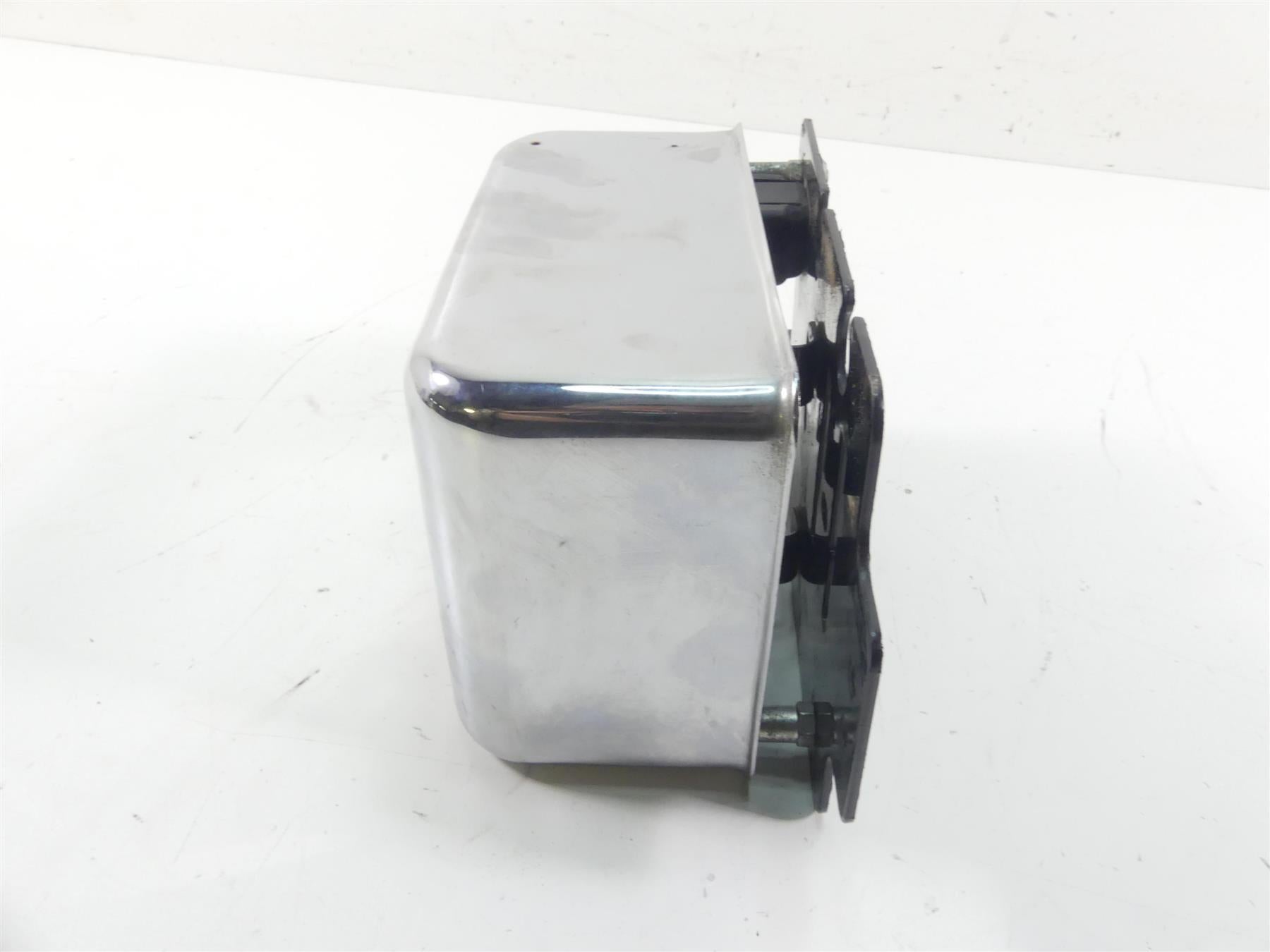 2003 Harley Dyna 100TH FXDL Low Rider Electrical Box Carrier & Cover 66333-99 {{ shop.shopifyCountryName }} - Mototech271
