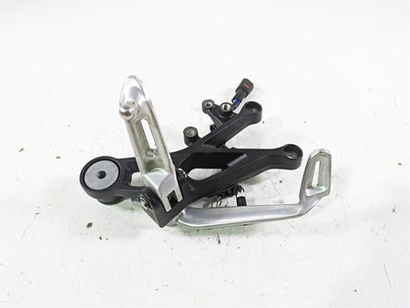 2023 Triumph Street Triple 765 RS Right Rider Footpeg & Brake Pedal T2082484 {{ shop.shopifyCountryName }} - Mototech271