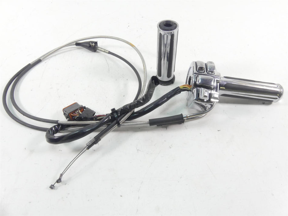 2005 Harley Touring CVO FLHTC SE Electra Glide Right Control Switch 71589-96B {{ shop.shopifyCountryName }} - Mototech271