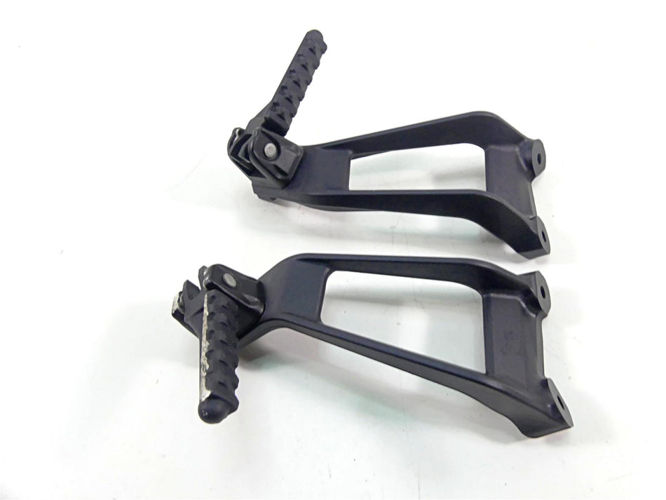 2016 KTM 1290 Super Duke R Rear Passenger Footpeg Foot Peg Set 6130304800033S {{ shop.shopifyCountryName }} - Mototech271