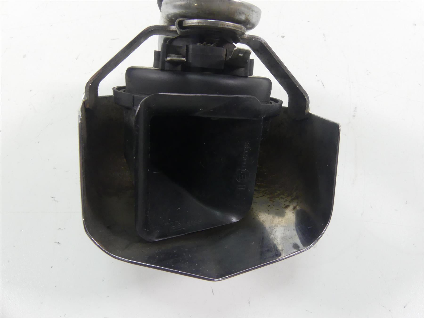 2011 Harley FXDWG Dyna Wide Glide Horn + Chrome Cover 61300478A {{ shop.shopifyCountryName }} - Mototech271