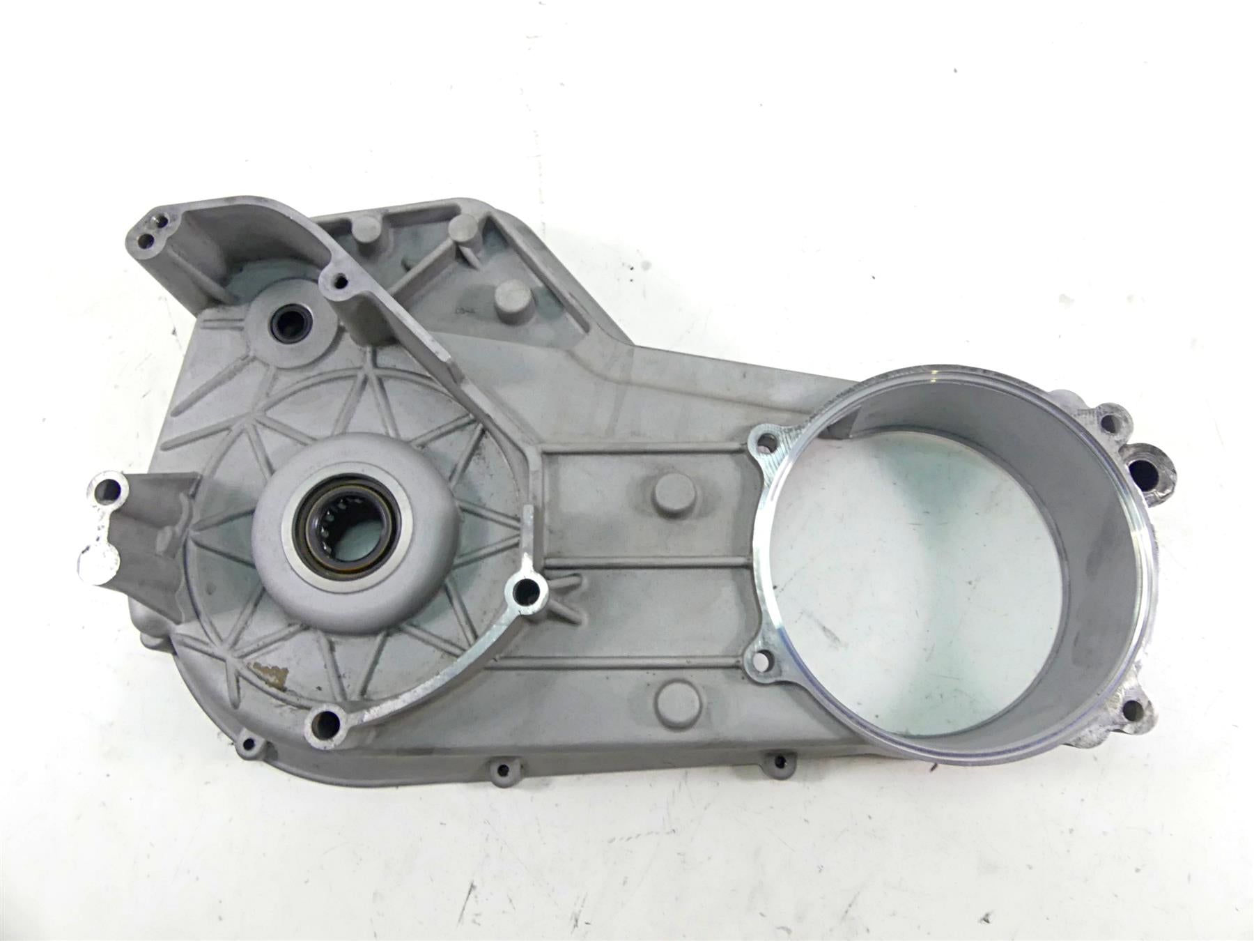 2006 Harley Touring FLHTCU SE E-Glide Inner Primary Drive Clutch Cover 60677-01C {{ shop.shopifyCountryName }} - Mototech271