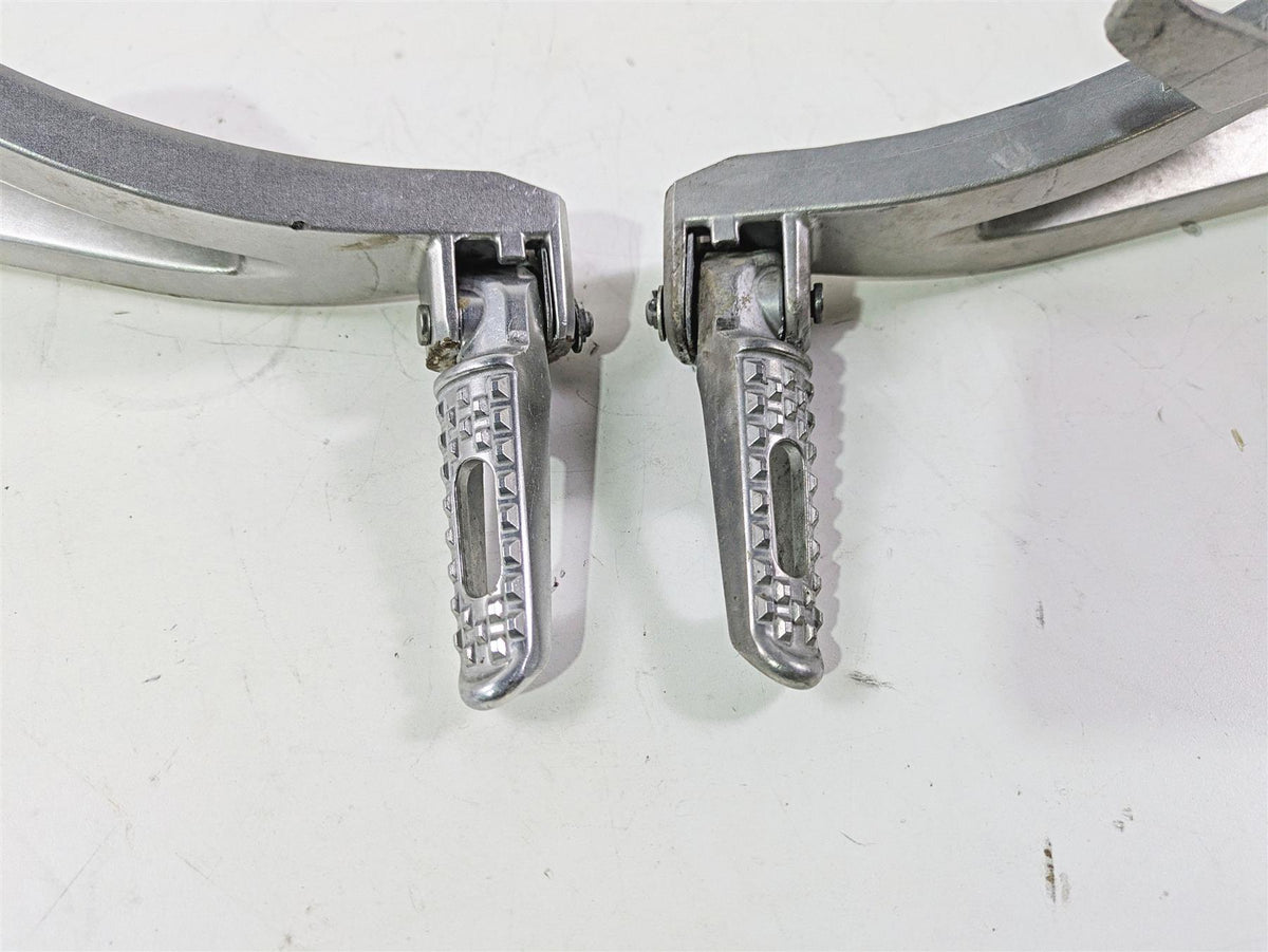 2025 Honda CBR600RR Rear Passenger Footpeg Set 50750-MFJ-D00 50760-MFJ-D00 {{ shop.shopifyCountryName }} - Mototech271