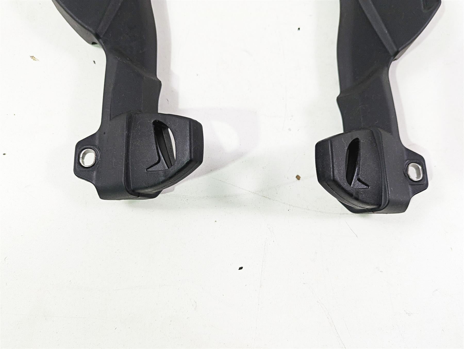 2009 BMW R1200RT K26 Saddlebag Holder Bracket Set 46547699903 46547699904 {{ shop.shopifyCountryName }} - Mototech271