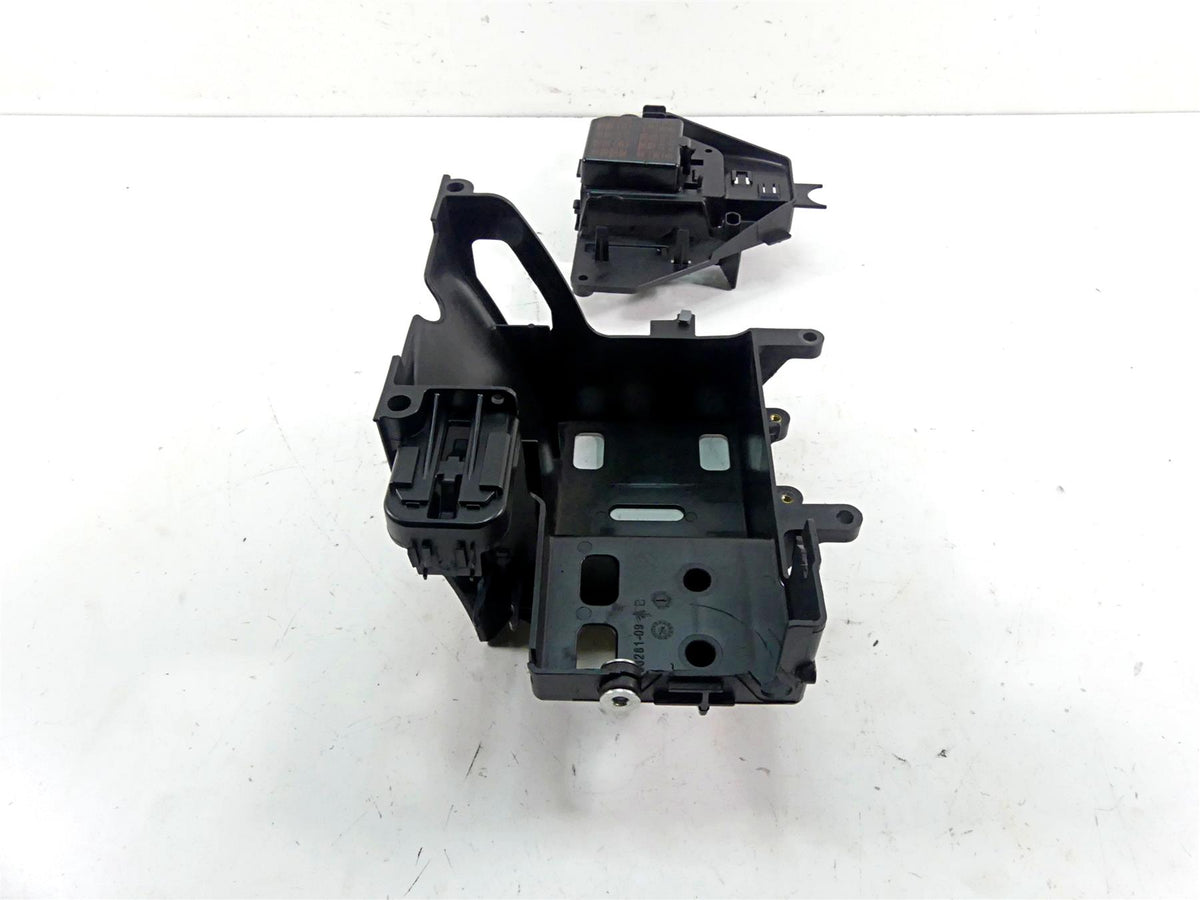 2010 Harley Touring FLHRC Road King Battery & Electrical Fuse Panel Set 66281-09 {{ shop.shopifyCountryName }} - Mototech271