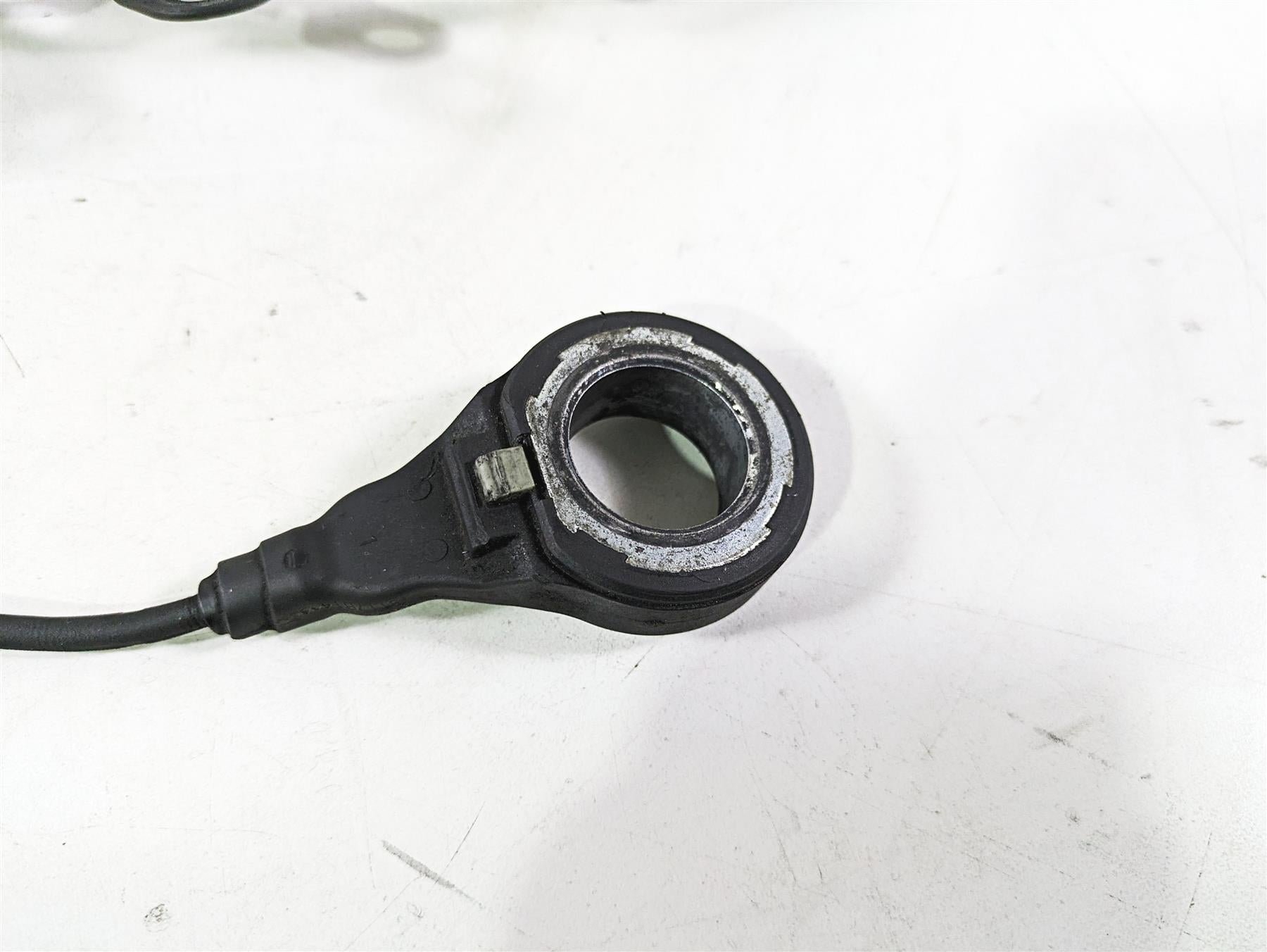 2017 Harley Touring FLTRXS Road Glide Front Rear Abs Wheel Speed Sensor 32700015 {{ shop.shopifyCountryName }} - Mototech271